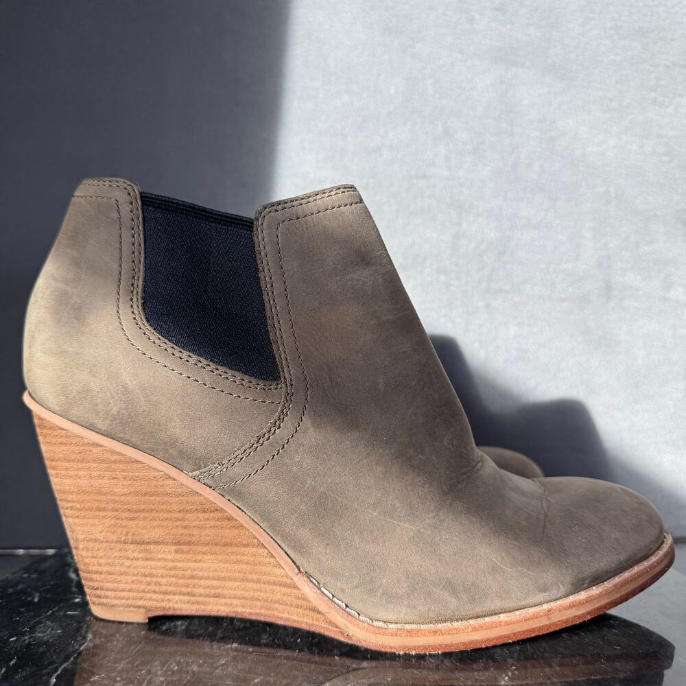 Cole Haan Balthasar Nubuck Wedge Heel Bootie In Greystone Women’s Size 8.5B US - Picture 3 of 8